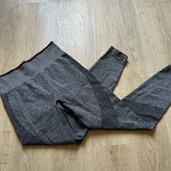 Victoria’s Secret leggings - Picture 1 of 5